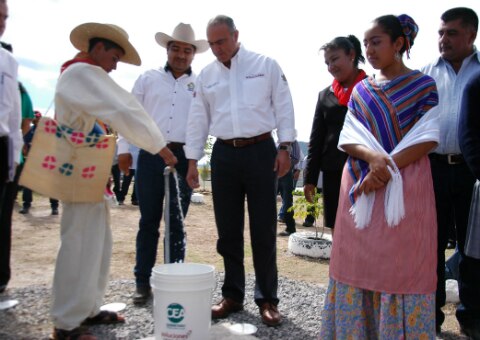 96.4% de la población con agua potable