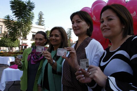 Conmemoran voto de las mujeres