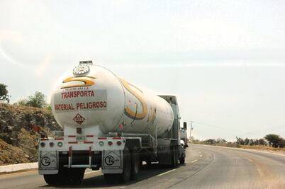 Alertan de transporte de material  peligroso 