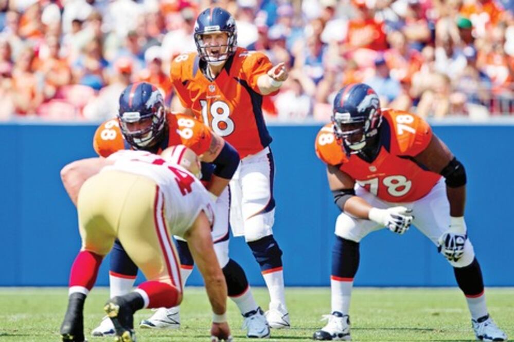 Broncos y 49ers miden fuerzas en su estreno