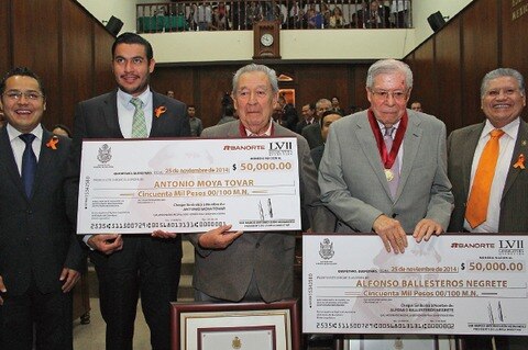 Ex alcaldes reciben Medalla de Honor