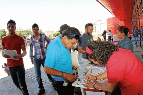 Arranca el cobro del refrendo vehicular