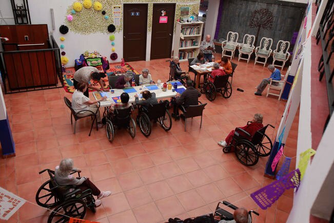 Buscan dar atención interdisciplinaria a los abuelitos