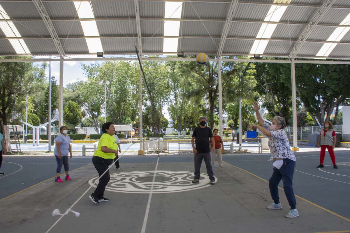 Cachibol, "el vicio" que mantiene activos a los adultos mayores