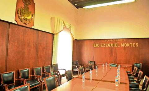 Aplazan aprobación de Ley de Ingresos