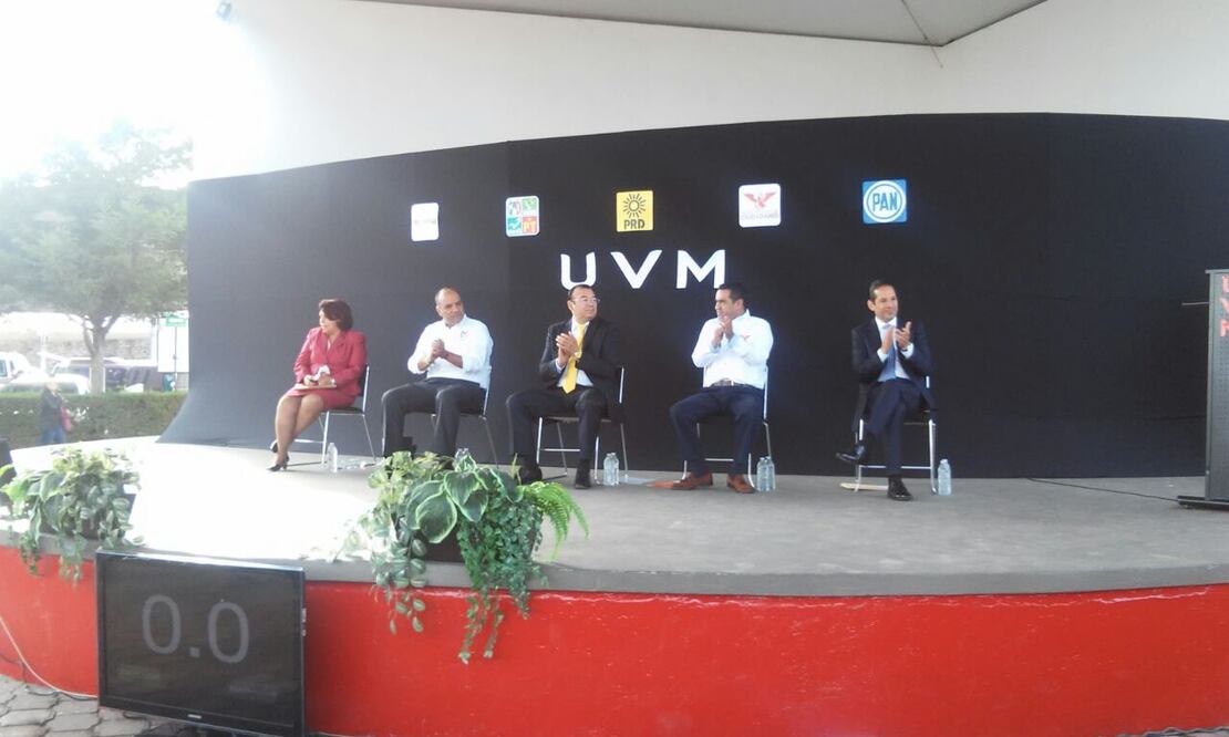 Coinciden candidatos en foro de UVM