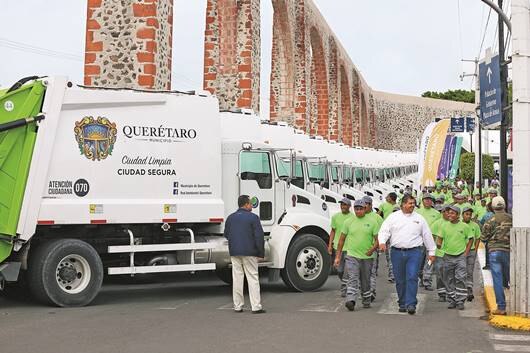 Llama a brindar mejor servicio