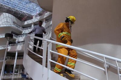 Desalojan oficinas en seis minutos