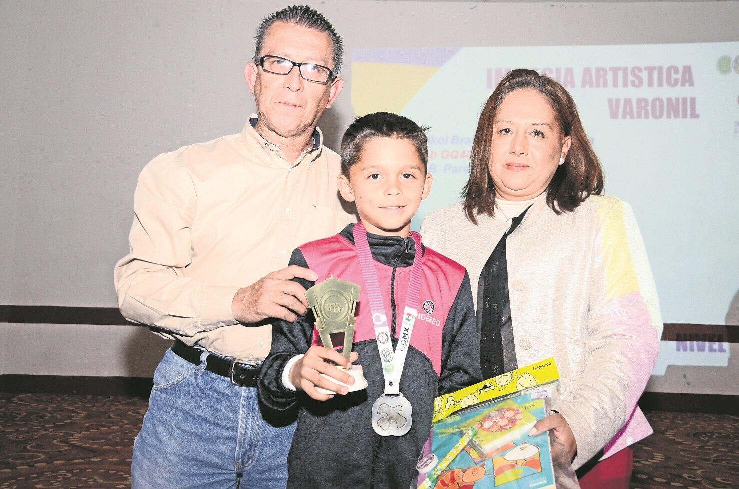 Reconocen a gimnastas