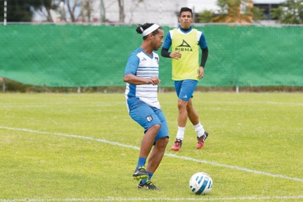 Vucetich pone en cintura a 'Dinho'