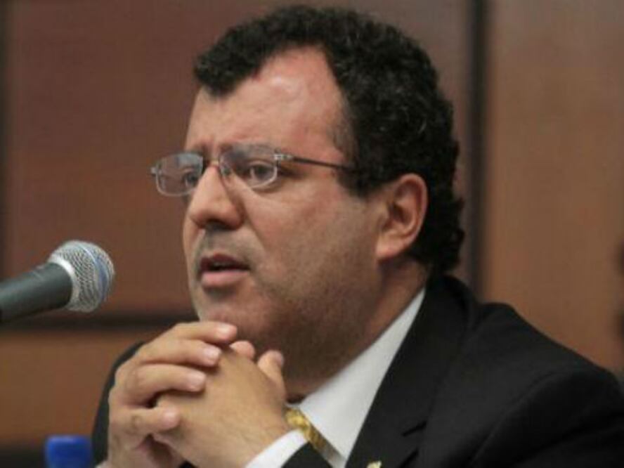 Exhortan a egresar con título profesional