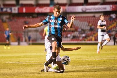 Orbelín Pineda enfrenta retos