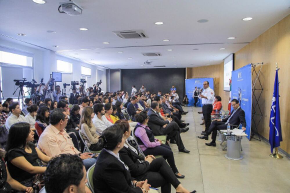 Invita a jóvenes a redoblar participación