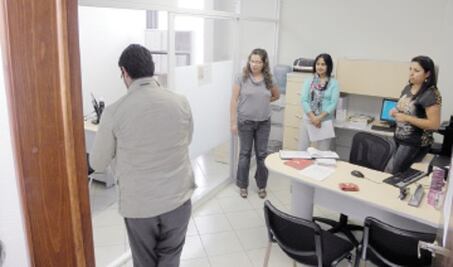 Visitan Centro de Justicia