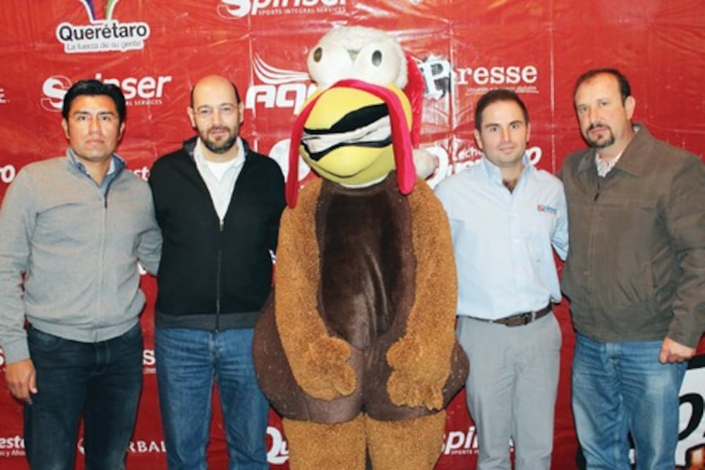 Mil corredores van tras el  pavo