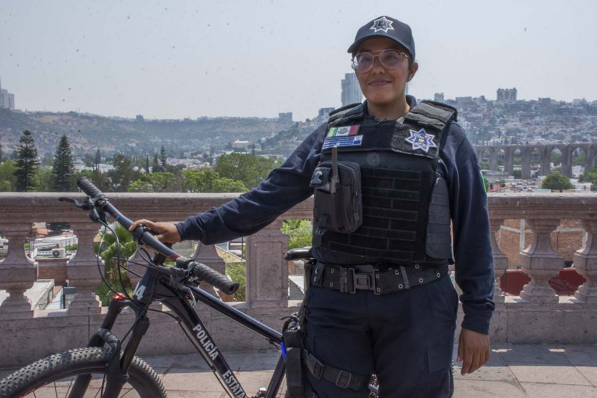 10 de mayo. "Orgullo ser mujer, ser mamá y ser policía"