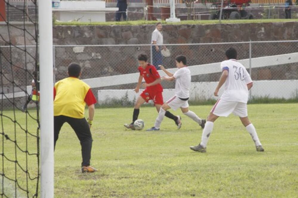 Corregidores y Gallos ganan en la Tercera