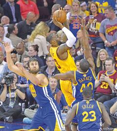 Cleveland da un paso más rumbo a la corona