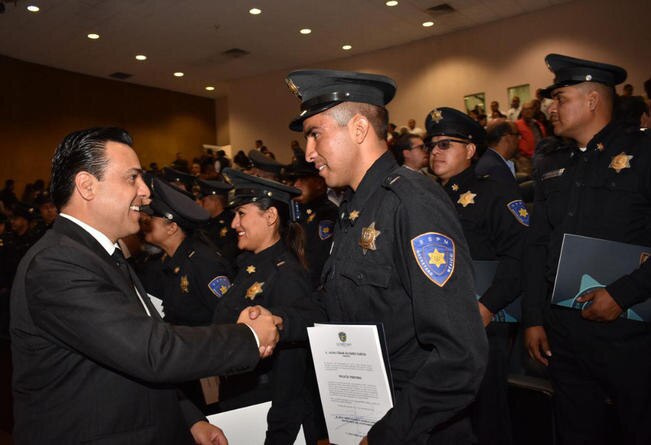 Reciben certificación 35 policías de la SSPMQ