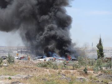 Incendio consume bodega de materiales