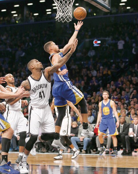 Warriors no conoce la derrota