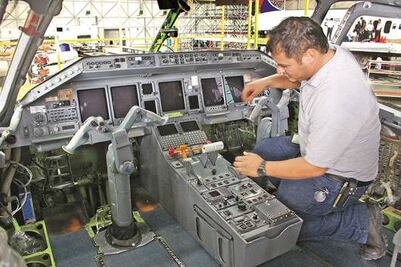 Destacan crecimiento en aeronáutica