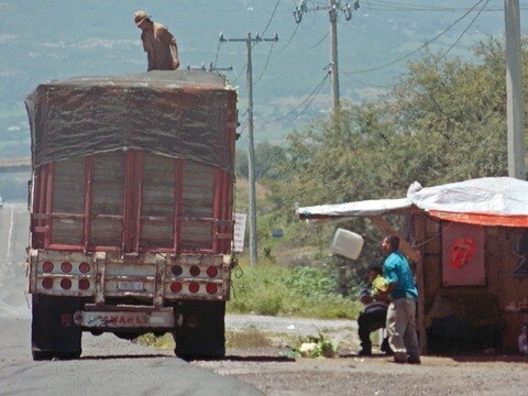 Van contra venta ilegal de combustible