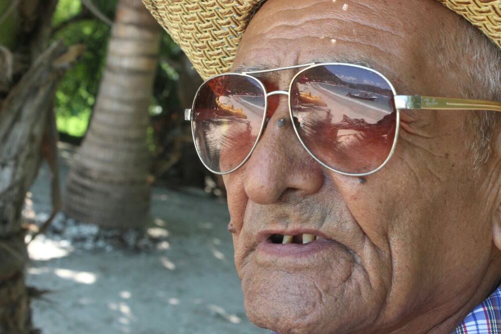 Silverio es un hombre de 81 años, enamorado de la música. FOTO: ROCÍO G. BENÍTEZ. EL UNIVERSAL