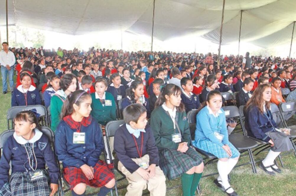 Becas en Corregidora no deben suspenderse: Zapata