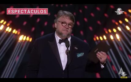 Guillermo del Toro pelea con cerveza por usar su imagen sin autorización