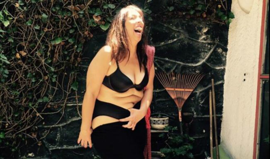 Con poca ropa, Regina Orozco defiende su cuerpo