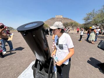 Elipse solar detuvo actividades y llamó la atención de miles