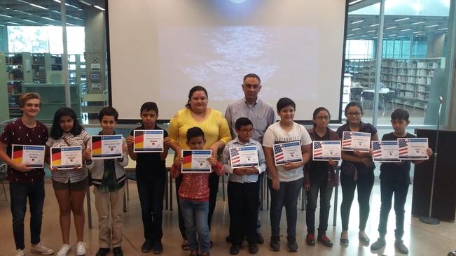 Forman a futuros políglotas en el Gómez Morín