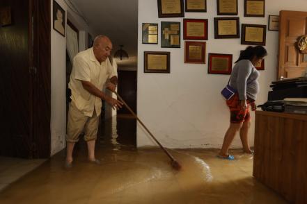 “No sabemos si algo de nuestras cosas se salvó”, lamentan en Tequisquiapan por inundación