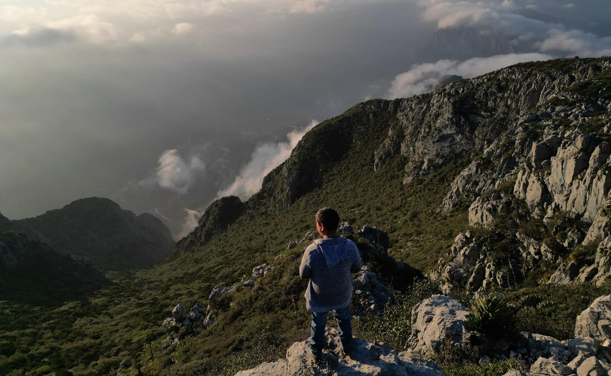 Entre bosques y semidesiertos, el Cerro del Espolón ofrece cuevas, fósiles, hongos luminiscentes y vistas que te conectan con lo más profundo de la Sierra Gorda. Foto: Pinshi Millennial.