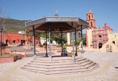 Envían a EU a 125 jornaleros a trabajar