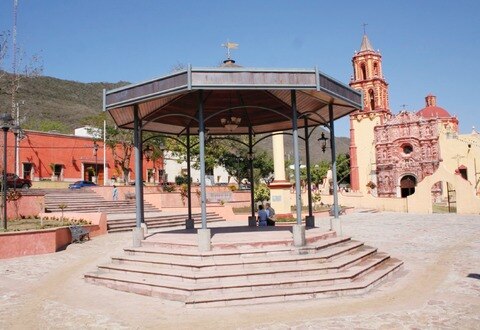 Envían a EU a 125 jornaleros a trabajar