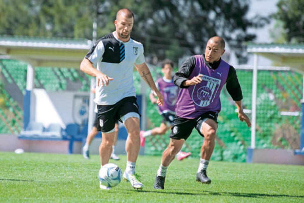 Velan armas en Gallos Blancos
