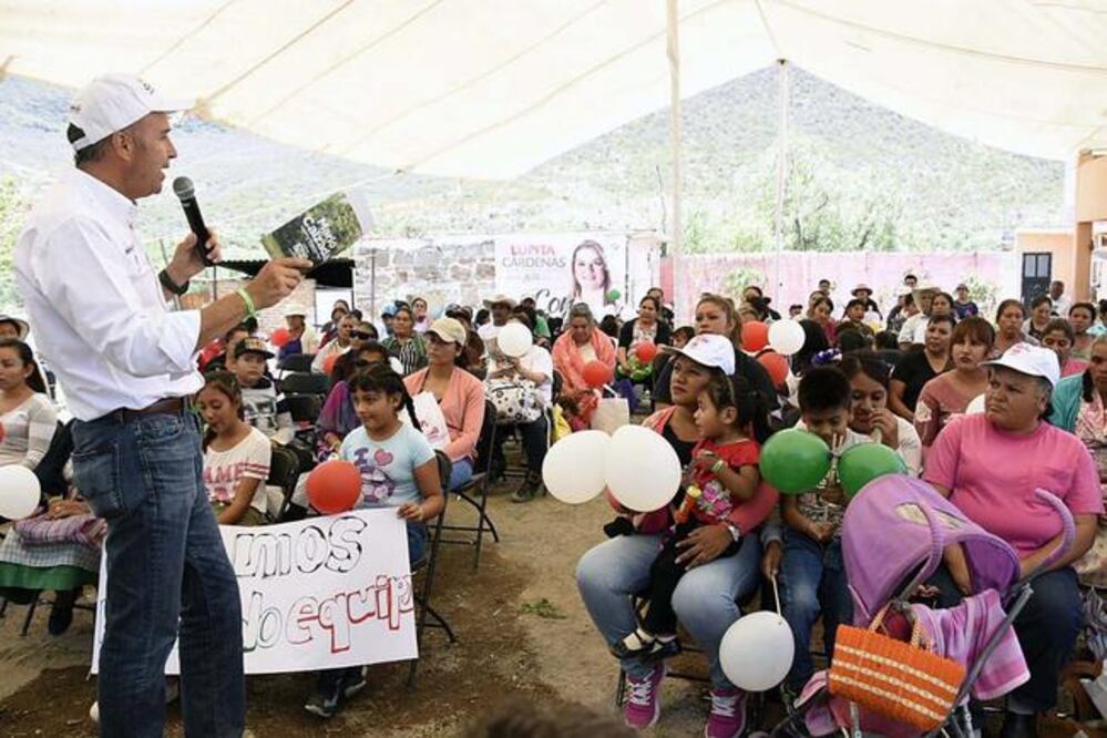 Ayer viernes, Calzada Mercado visitó la comunidad de Los Pocitos para compartir sus propuestas a las familias de dicha localidad.