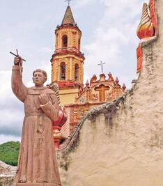 Fray Junípero, al Panteón de los Queretanos Ilustres