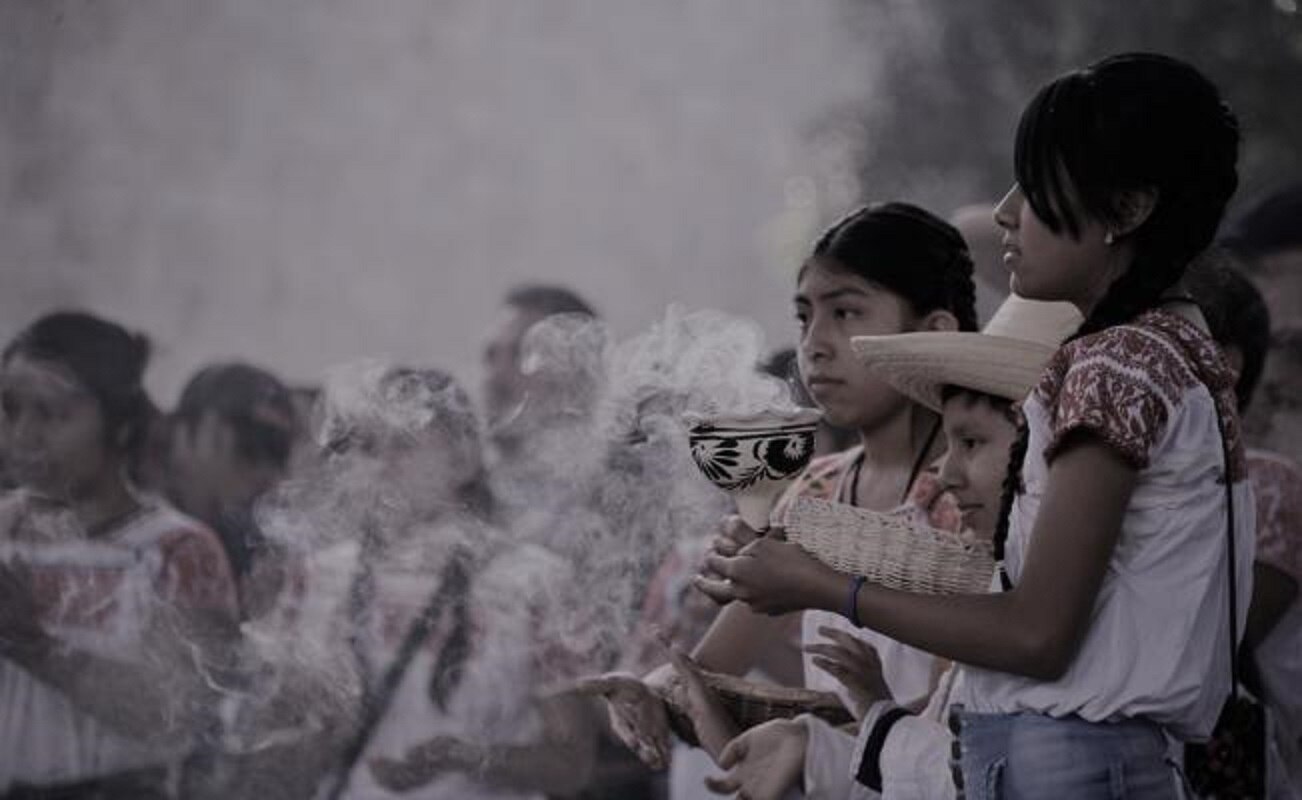 Recrean ritual de Día de muertos en Antropología