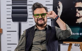 Aleks Syntek recibe peculiar invitación de la Universidad del Perreo
