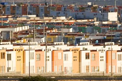 Entregarán 40 viviendas dúplex a desalojados