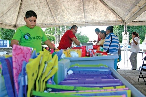 Realizan colecta de útiles escolares