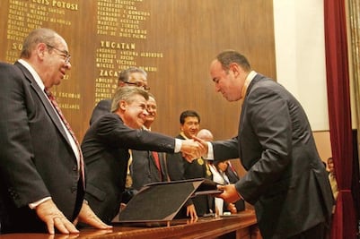 Reconocen a abogados distinguidos