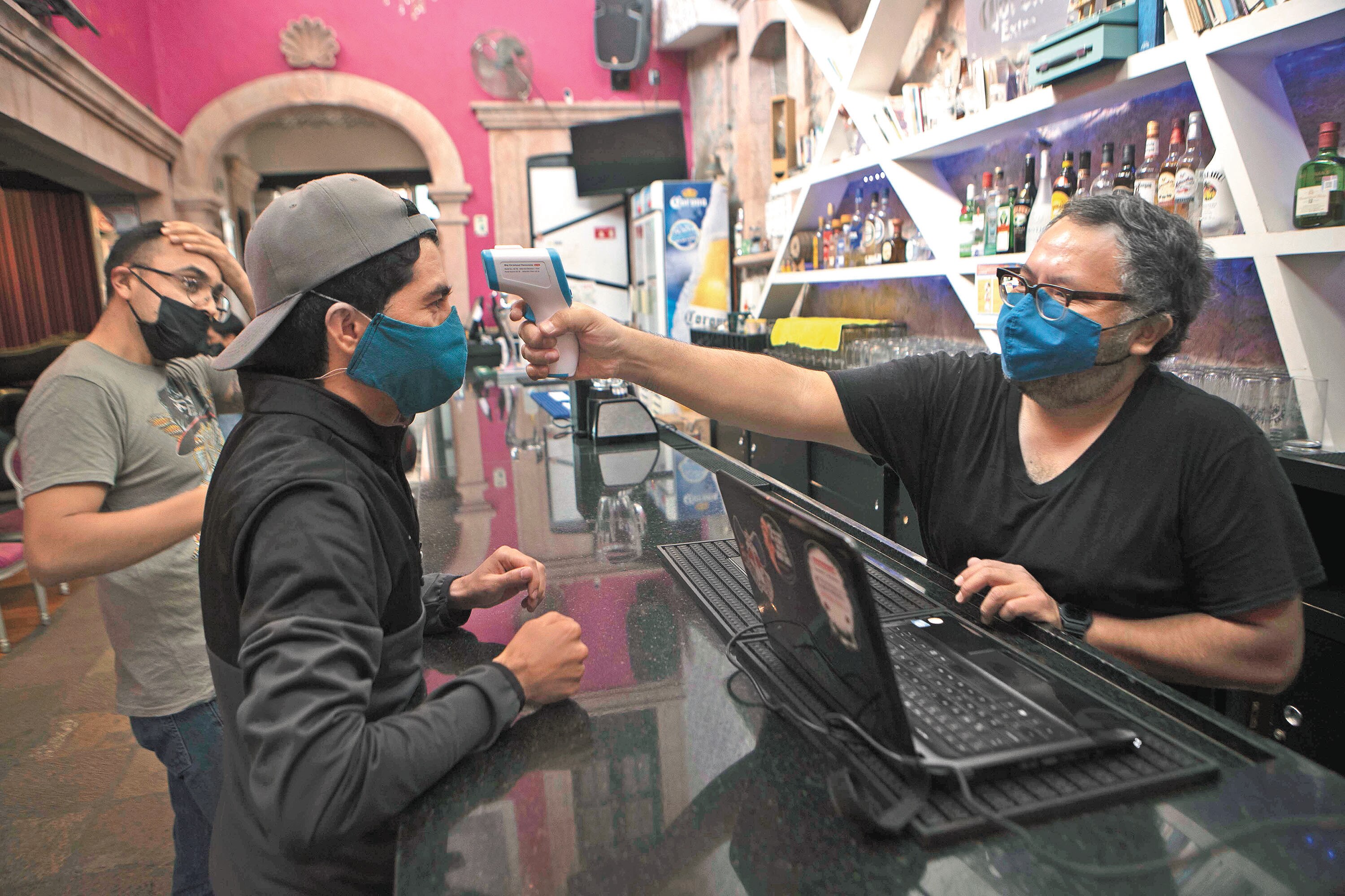 El Zeppelin, el bar que ahora presta su barra a los estudiantes
