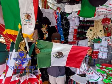 Colores patrios visten las calles de Querétaro