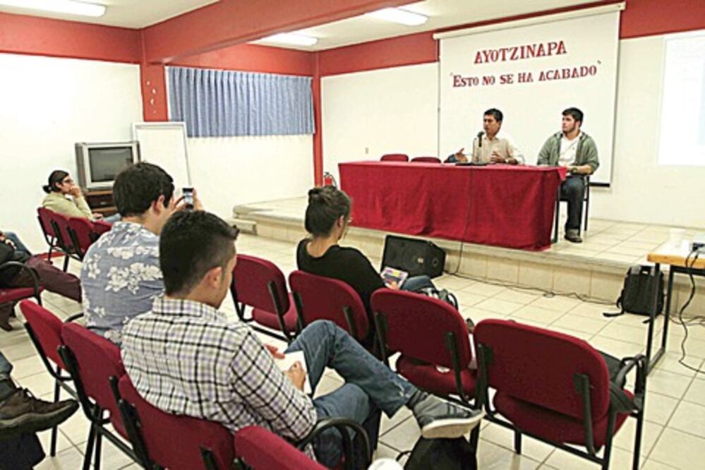 UAQ realiza foro sobre los 43 desaparecidos de Ayotzinapa