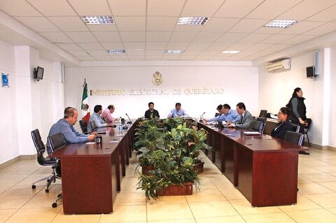 Retiene IEQ dinero  a partidos políticos 