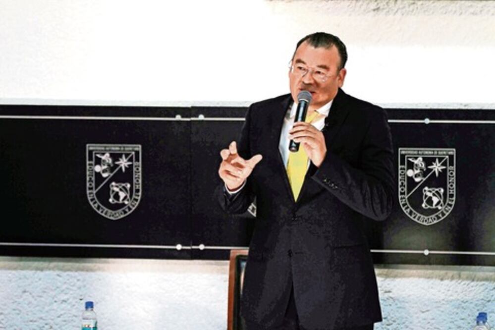 Educación, prioridad para Adolfo Camacho